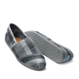 NWT Toms classic flannel shoes .
